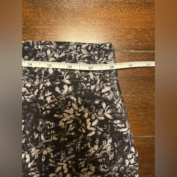 NWOT Lululemon Align High-Rise Crop 21" - Picture 5 of 8